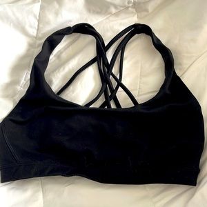 Victoria’s Secret Strappy Back Light Impact Sports Bra black